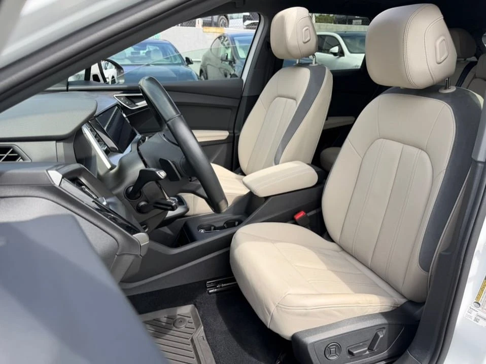 2024 Audi Q4 e-tron - Image 17 of 20