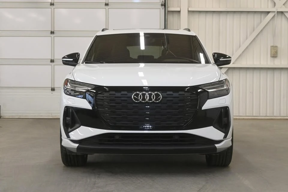 2024 Audi Q4 e-tron - Image 2 of 20