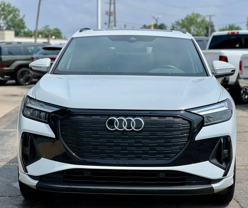 2024 Audi Q4 e-tron - Image 8 of 20