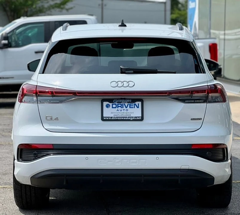 2024 Audi Q4 e-tron - Image 5 of 20