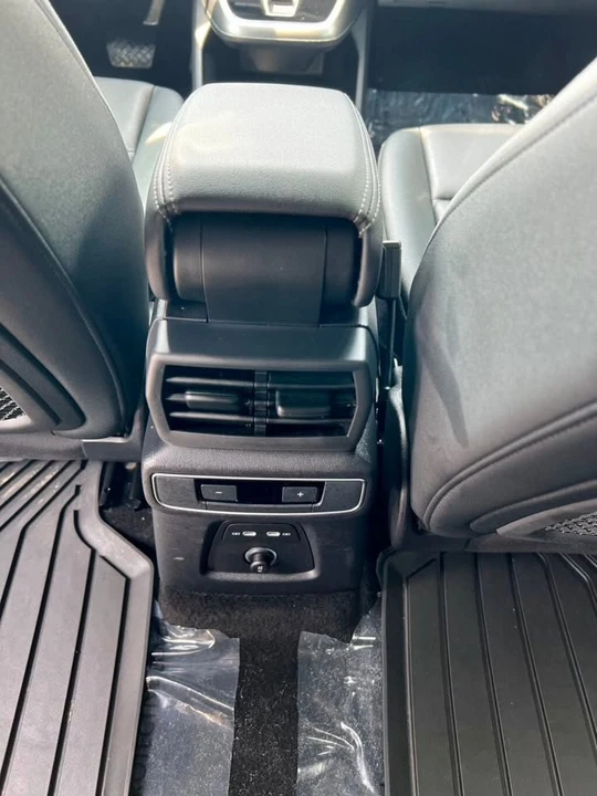 2024 Audi Q4 e-tron - Image 19 of 20