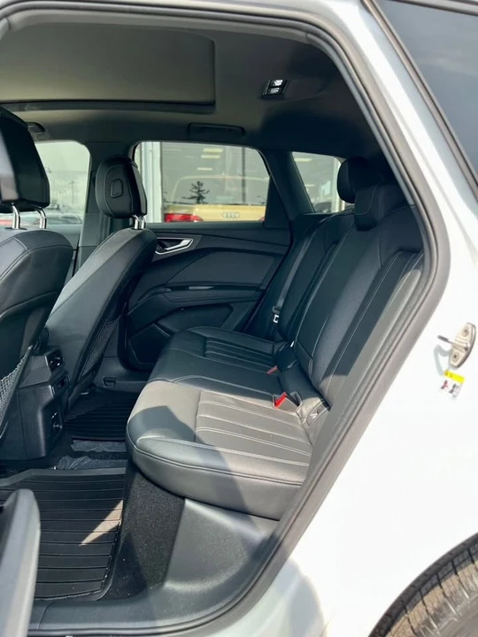2024 Audi Q4 e-tron - Image 18 of 20