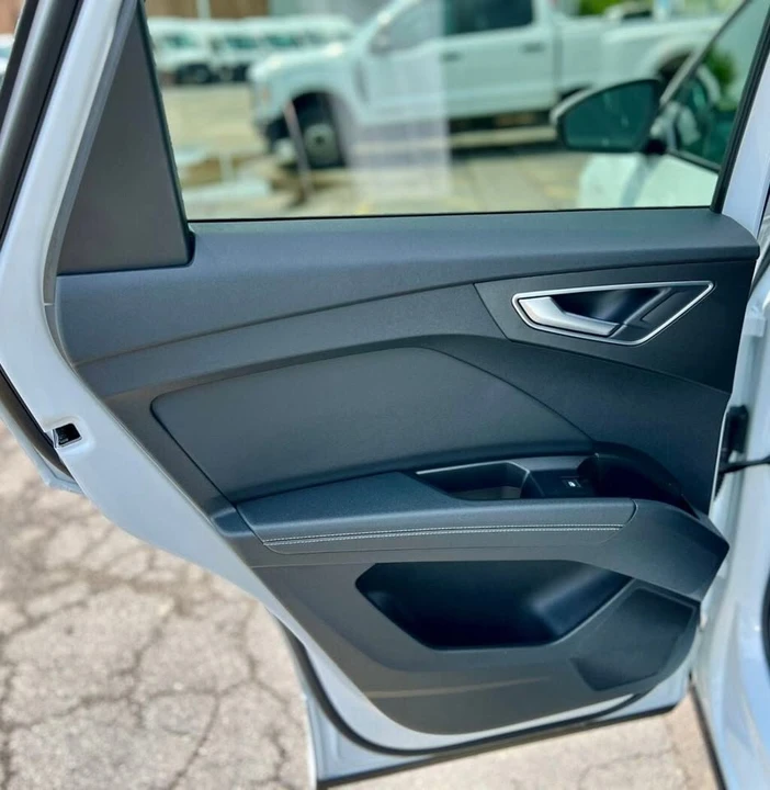 2024 Audi Q4 e-tron - Image 17 of 20