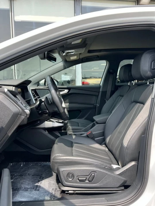 2024 Audi Q4 e-tron - Image 16 of 20