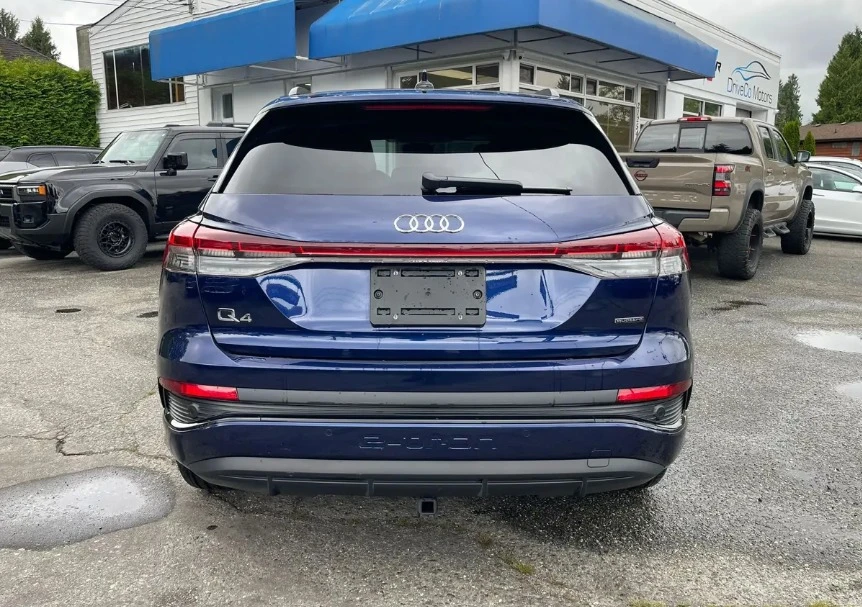 2024 Audi Q4 e-tron - Image 8 of 9