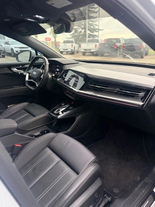 2024 Audi Q4 e-tron - Image 9 of 13