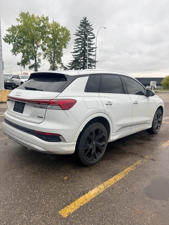 2024 Audi Q4 e-tron - Image 6 of 13