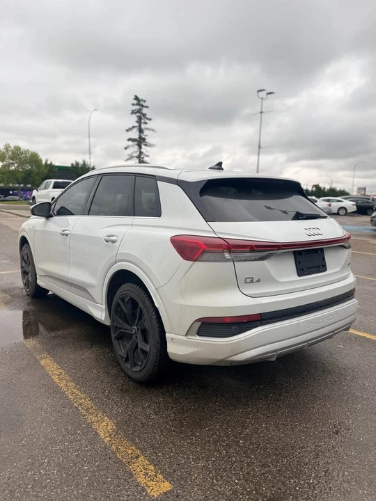 2024 Audi Q4 e-tron - Image 4 of 13