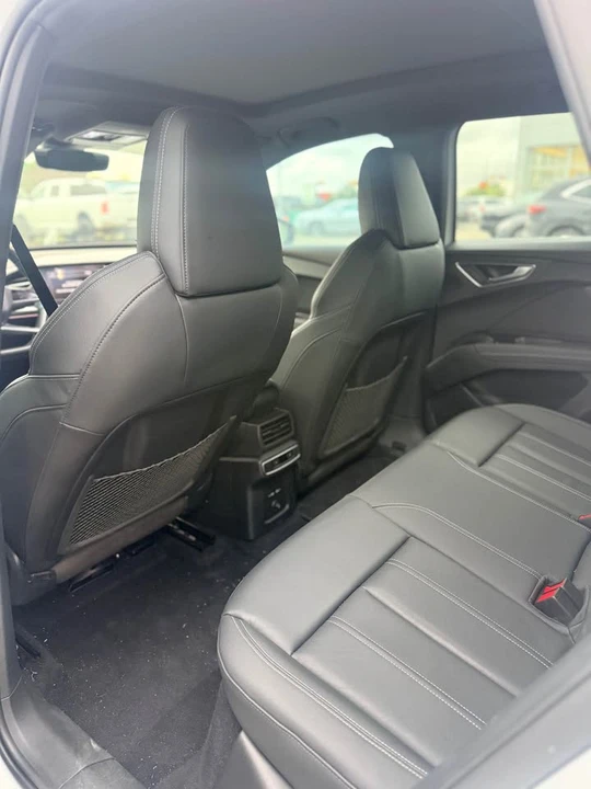 2024 Audi Q4 e-tron - Image 10 of 13