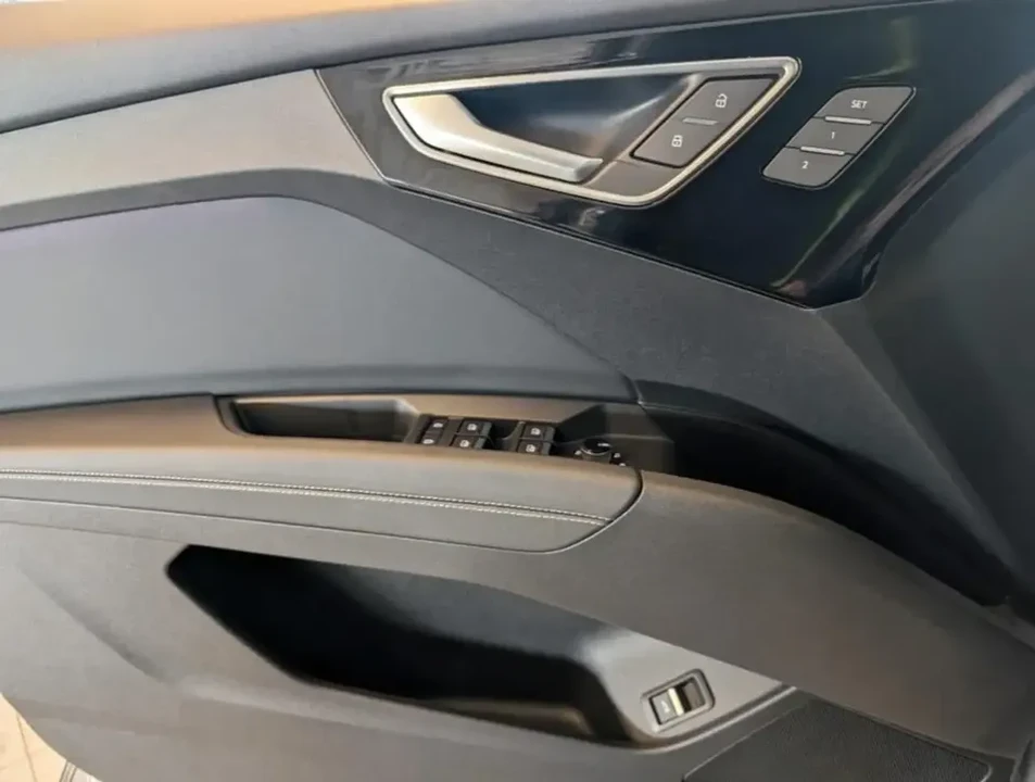 2024 Audi Q4 e-tron - Image 9 of 20