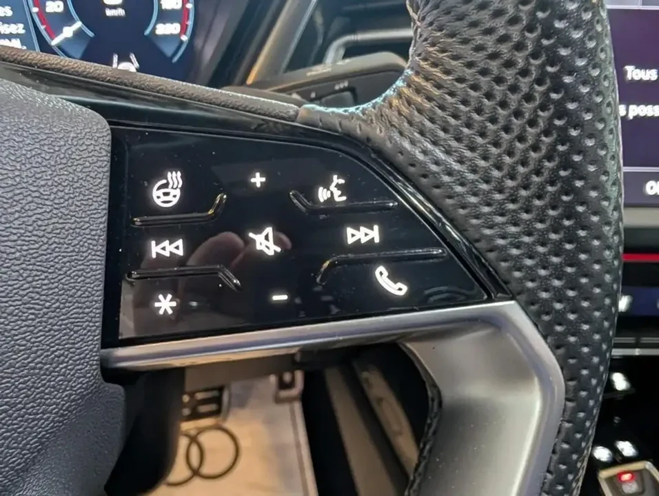 2024 Audi Q4 e-tron - Image 15 of 20
