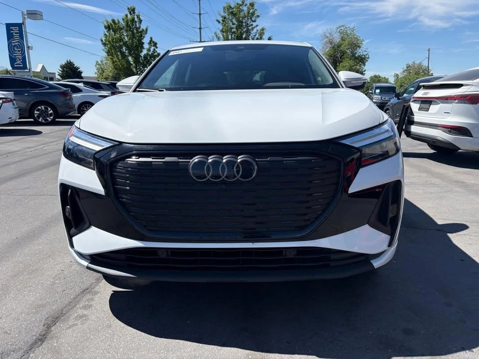 2024 Audi Q4 e-tron - Image 2 of 17