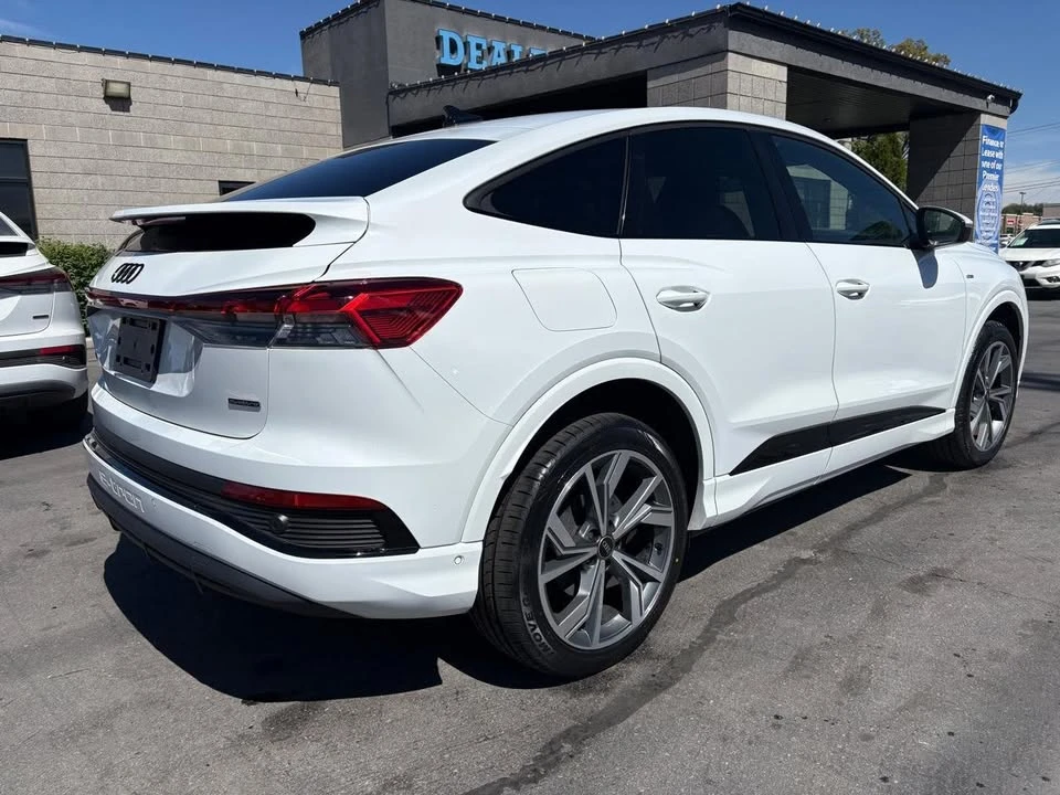 2024 Audi Q4 e-tron - Image 5 of 17