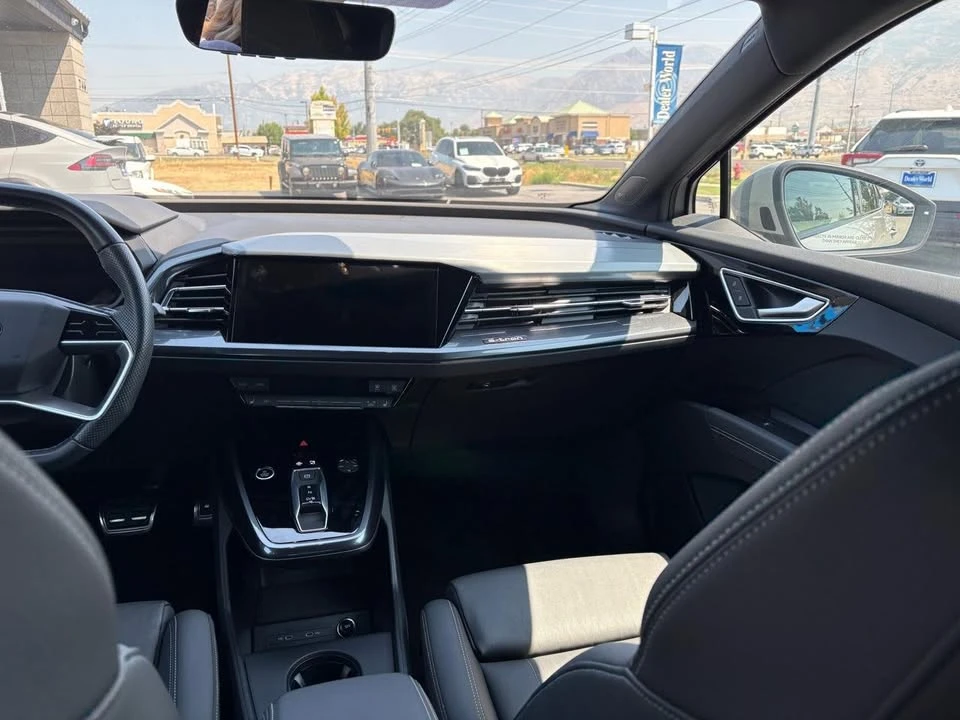 2024 Audi Q4 e-tron - Image 9 of 20