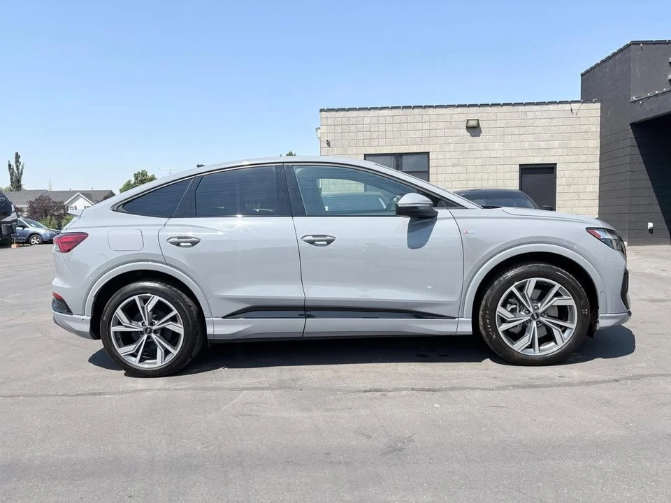 2024 Audi Q4 e-tron - Image 4 of 20