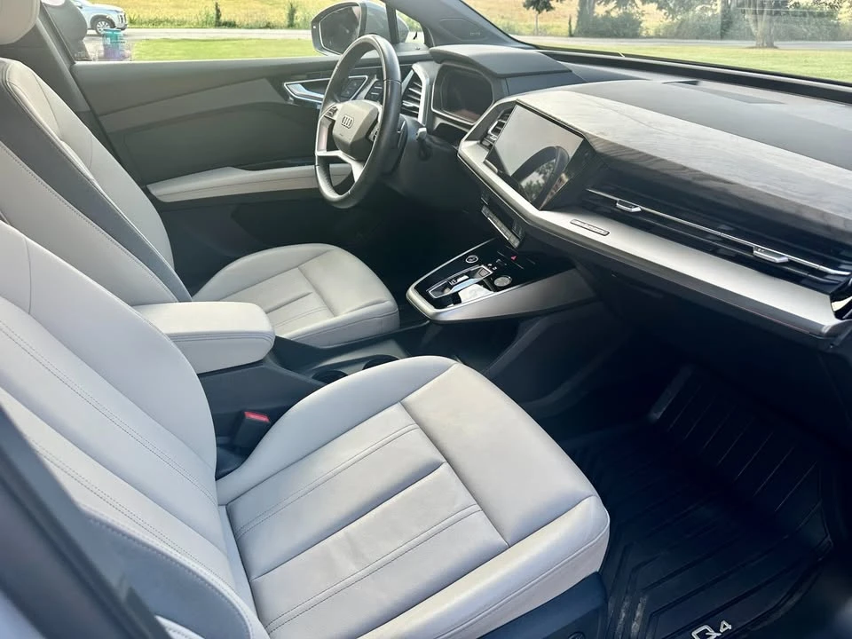 2024 Audi Q4 e-tron - Image 8 of 13