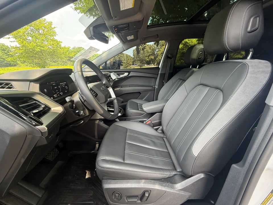 2024 Audi Q4 e-tron - Image 11 of 12