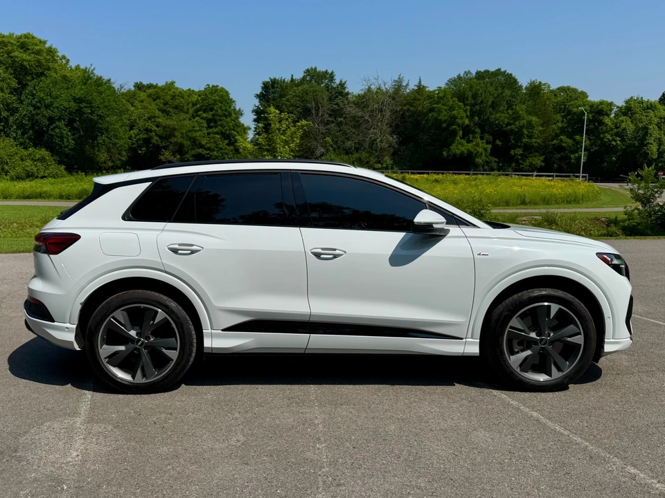 2024 Audi Q4 e-tron - Image 7 of 12