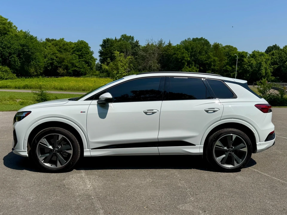 2024 Audi Q4 e-tron - Image 8 of 12
