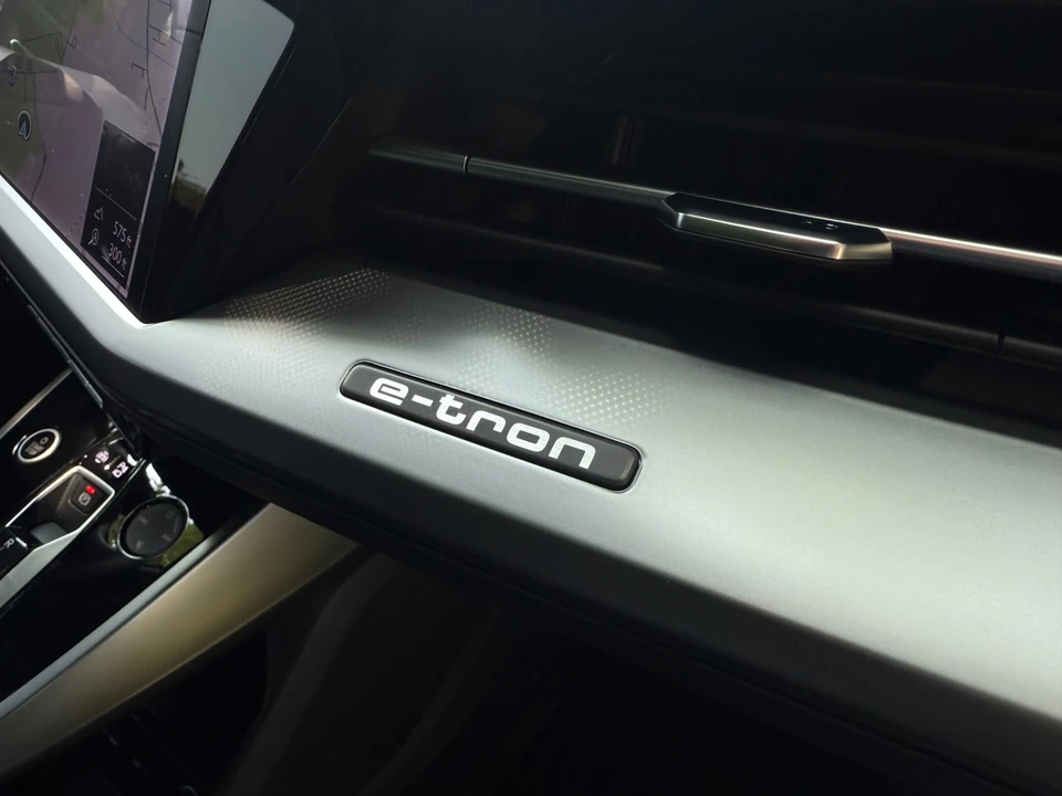 2024 Audi Q4 e-tron - Image 15 of 21