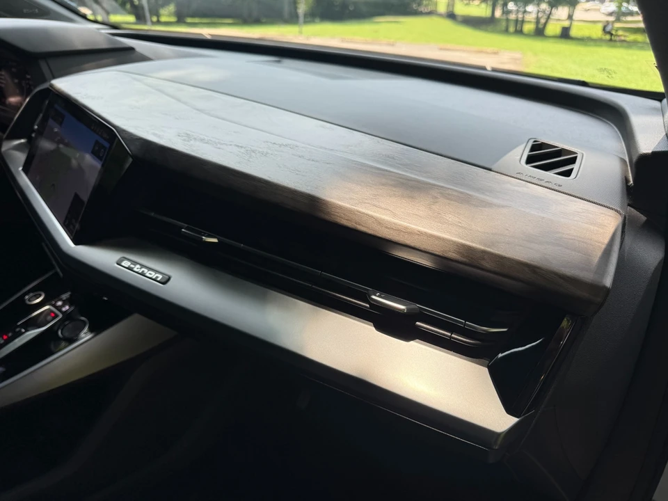 2024 Audi Q4 e-tron - Image 14 of 21