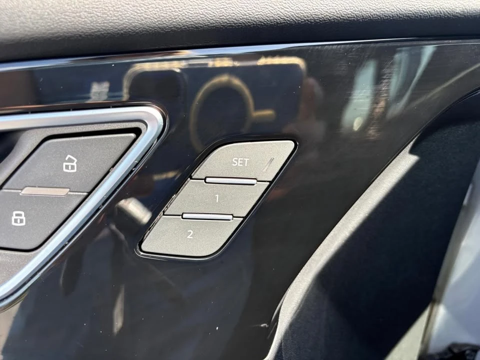 2024 Audi Q4 e-tron - Image 14 of 19