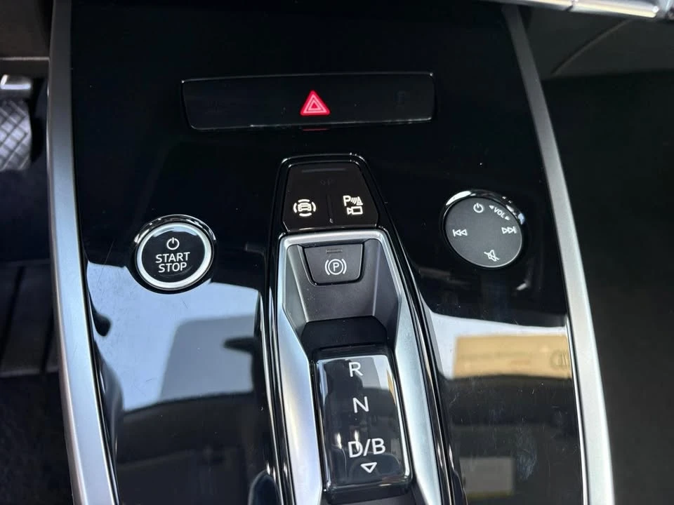 2024 Audi Q4 e-tron - Image 15 of 19