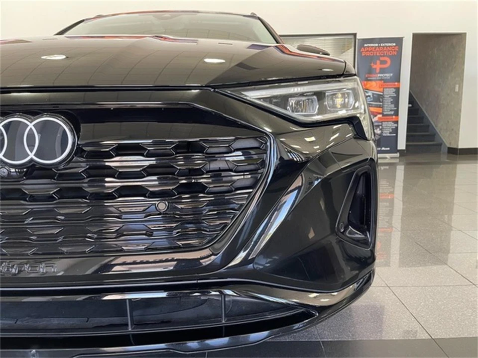 2024 Audi Q8 e-tron - Image 9 of 31