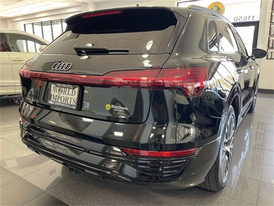 2024 Audi Q8 e-tron - Image 17 of 31