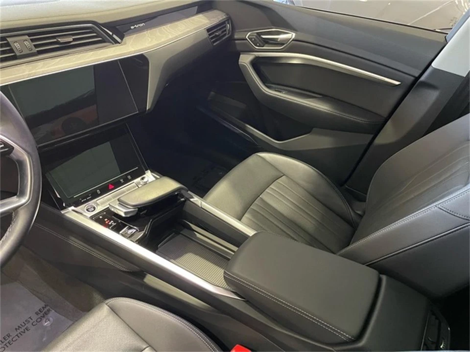 2024 Audi Q8 e-tron - Image 27 of 31