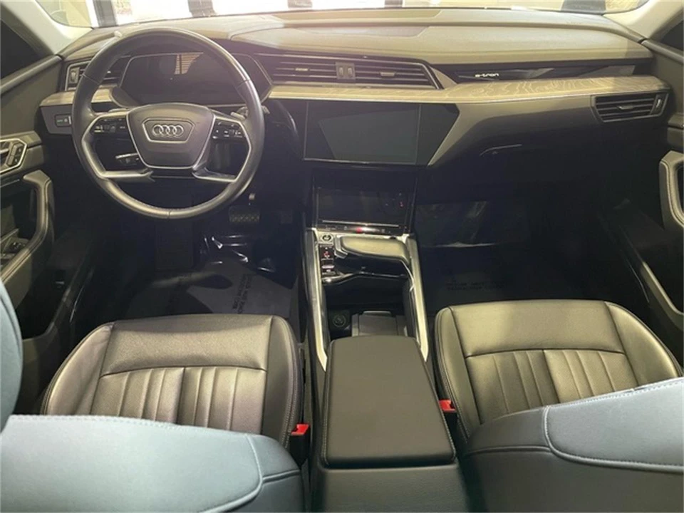 2024 Audi Q8 e-tron - Image 29 of 31