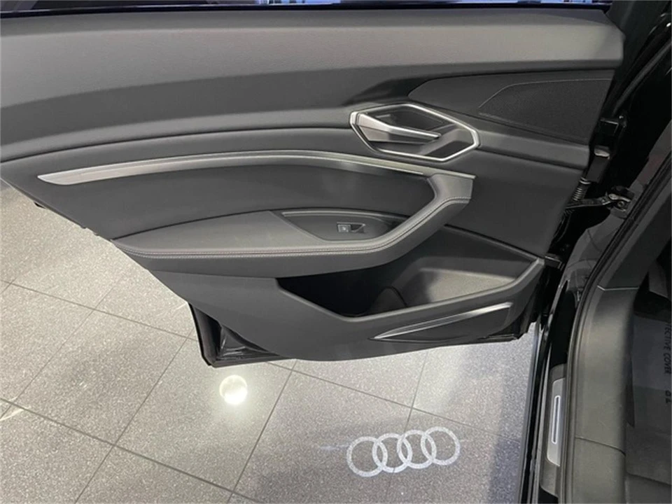 2024 Audi Q8 e-tron - Image 31 of 31