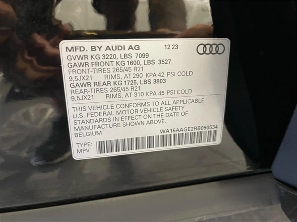 2024 Audi Q8 e-tron - Image 18 of 31