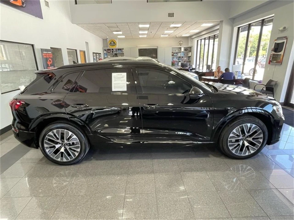 2024 Audi Q8 e-tron - Image 6 of 31