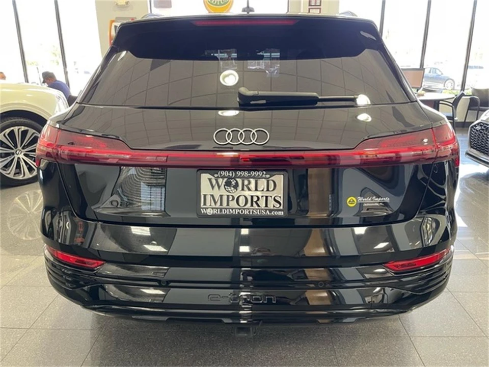 2024 Audi Q8 e-tron - Image 4 of 31