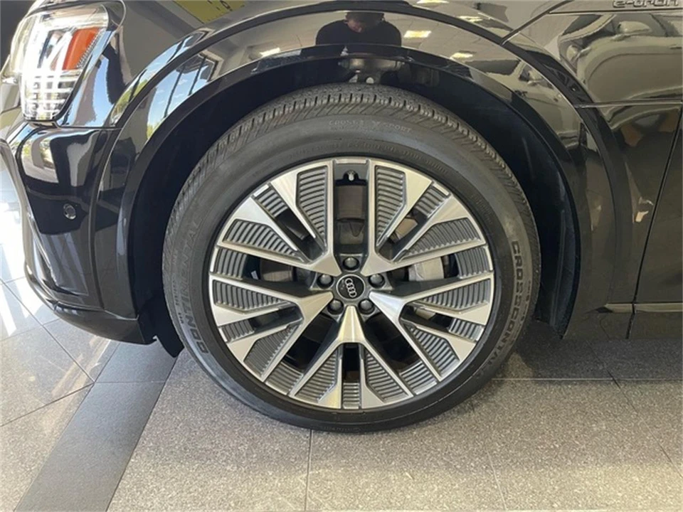 2024 Audi Q8 e-tron - Image 20 of 31
