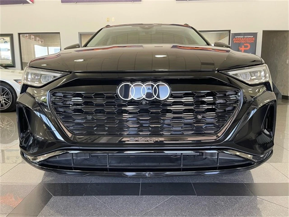 2024 Audi Q8 e-tron - Image 8 of 31