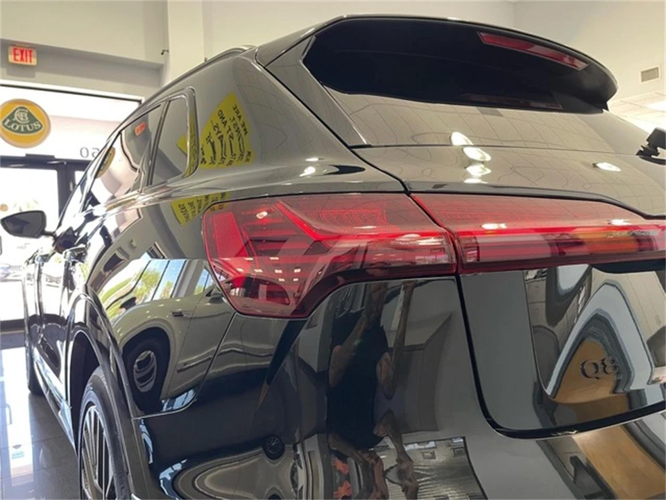 2024 Audi Q8 e-tron - Image 14 of 31