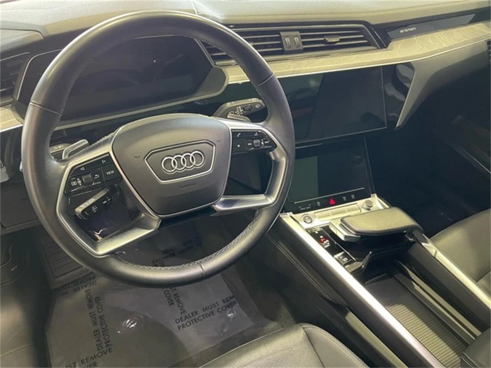 2024 Audi Q8 e-tron - Image 28 of 31