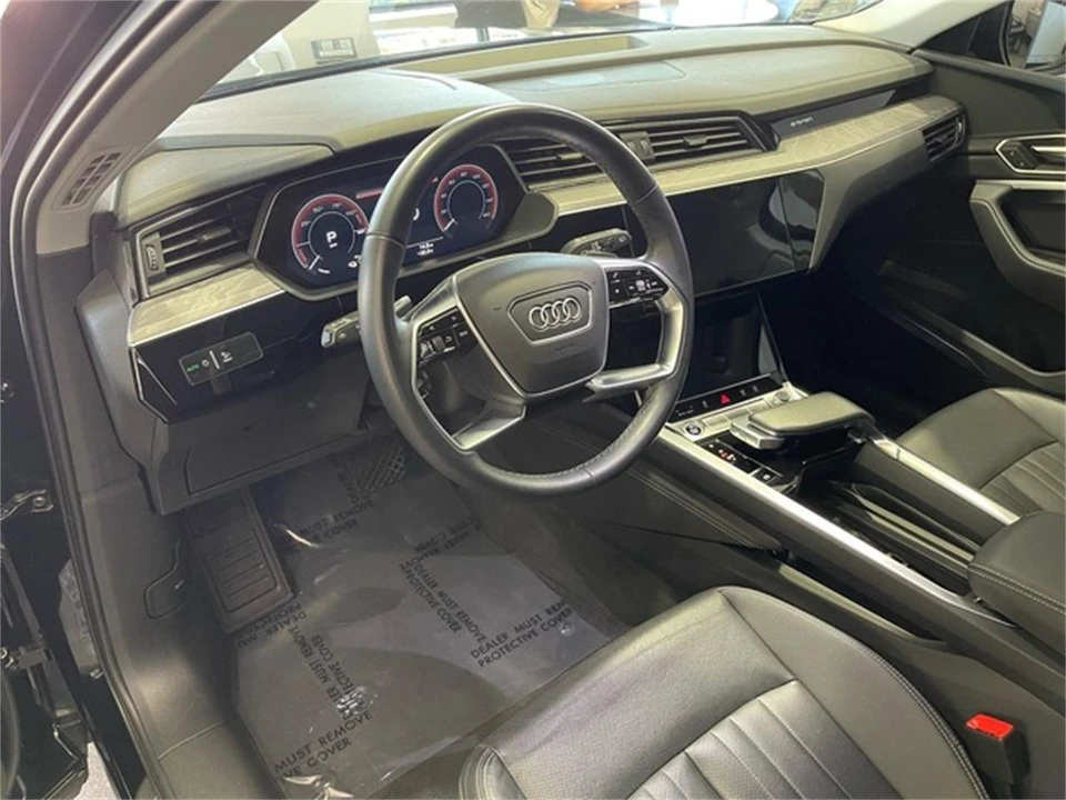 2024 Audi Q8 e-tron - Image 24 of 31