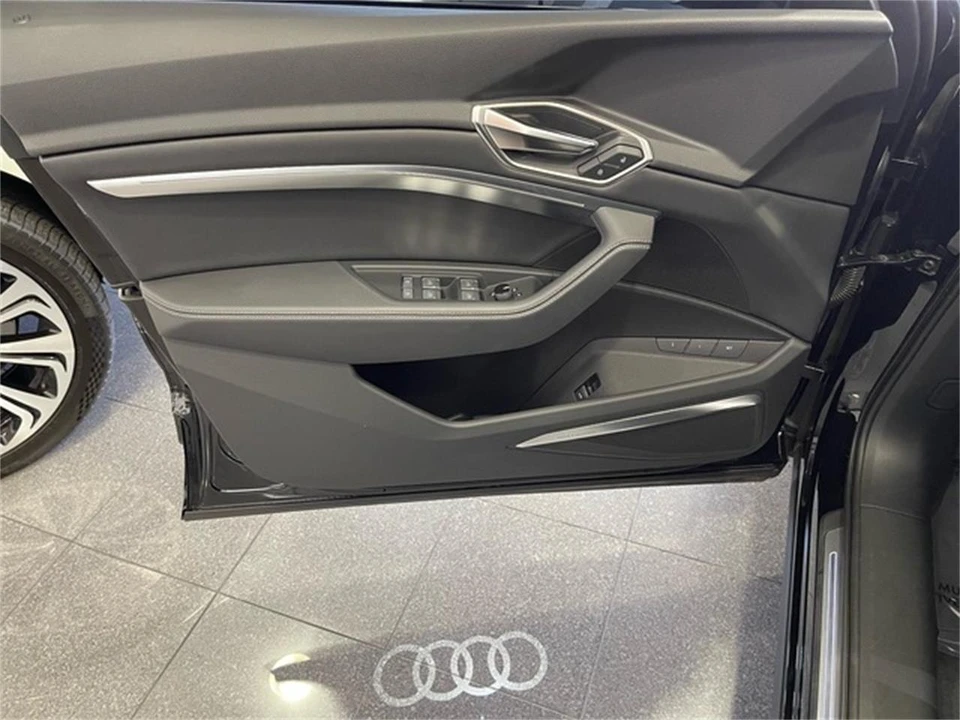 2024 Audi Q8 e-tron - Image 22 of 31