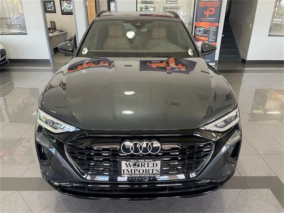 2024 Audi Q8 e-tron - Image 9 of 31