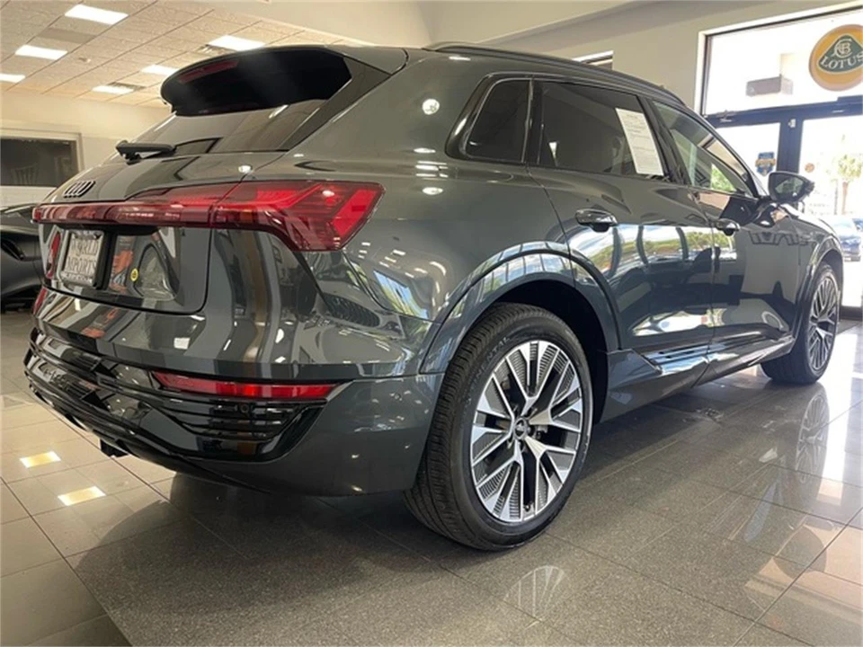 2024 Audi Q8 e-tron - Image 5 of 31