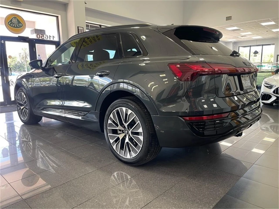 2024 Audi Q8 e-tron - Image 3 of 31