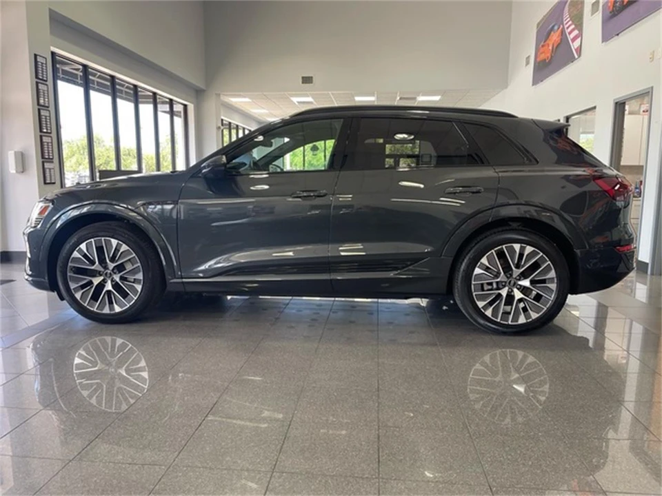 2024 Audi Q8 e-tron - Image 2 of 31