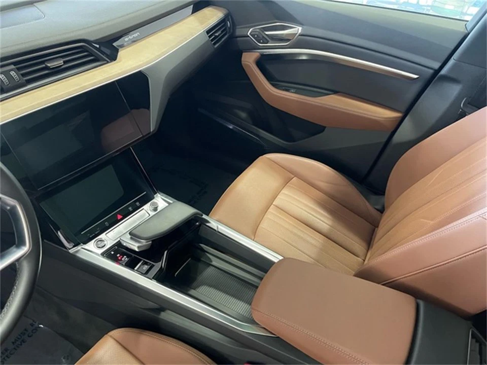 2024 Audi Q8 e-tron - Image 28 of 31