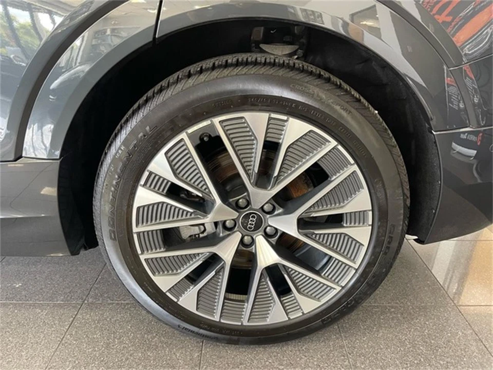 2024 Audi Q8 e-tron - Image 22 of 31