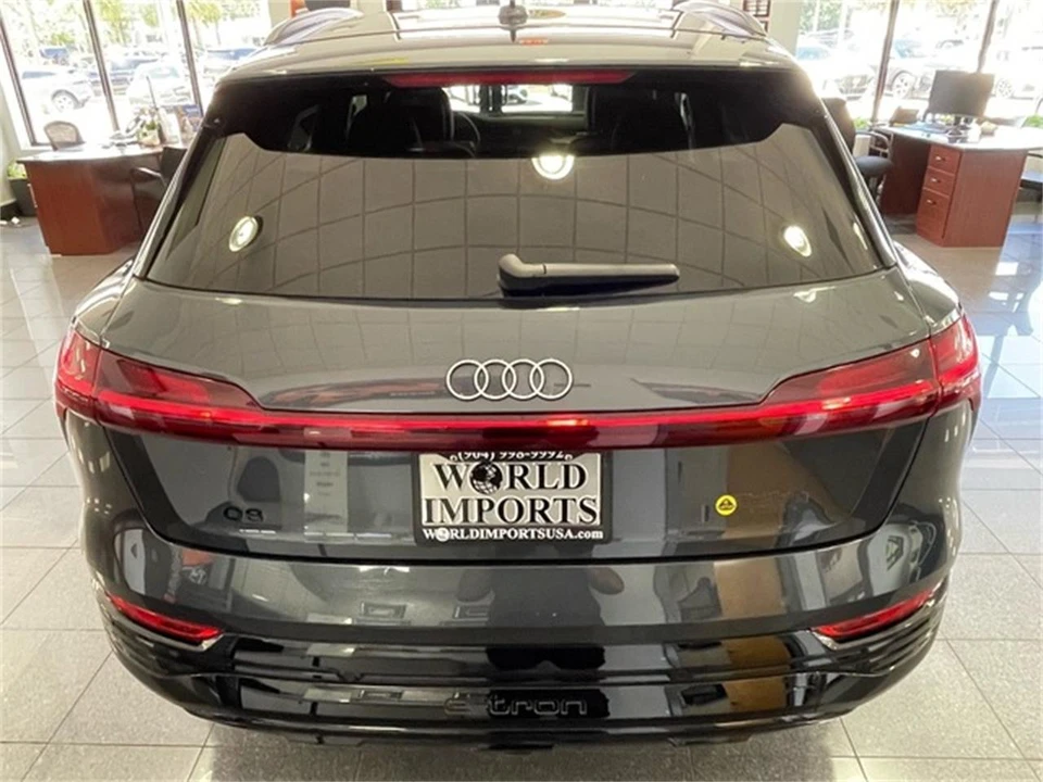 2024 Audi Q8 e-tron - Image 4 of 31