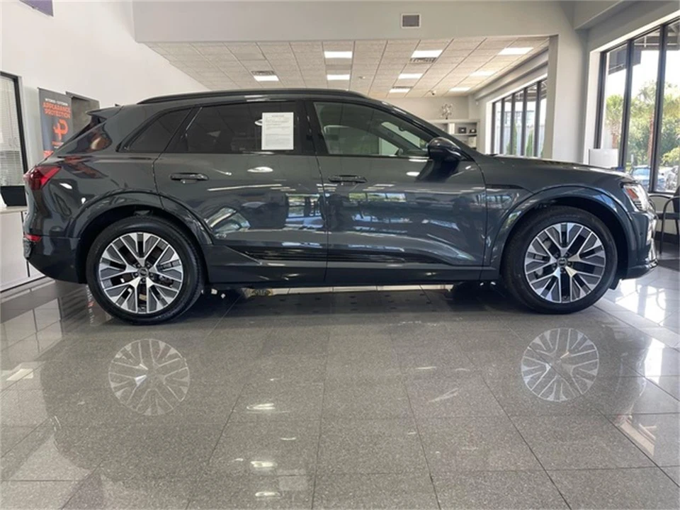 2024 Audi Q8 e-tron - Image 6 of 31