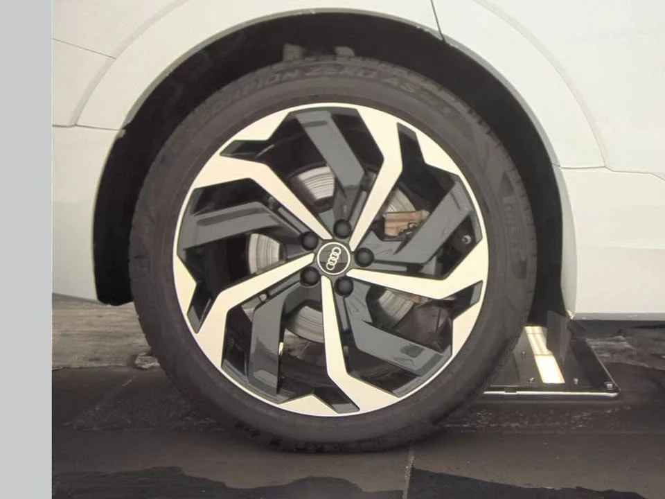 2024 Audi Q8 e-tron - Image 11 of 12